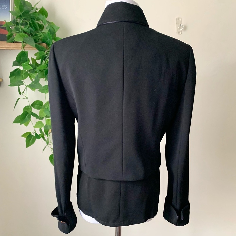 Criscione Jacket and Tank - Picture 4 of 11